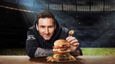 La Messi es parte de un acuerdo que tiene el rosarino con la famosa cadena británica. La Messi es parte de un acuerdo que tiene el rosarino con la famosa cadena británica.