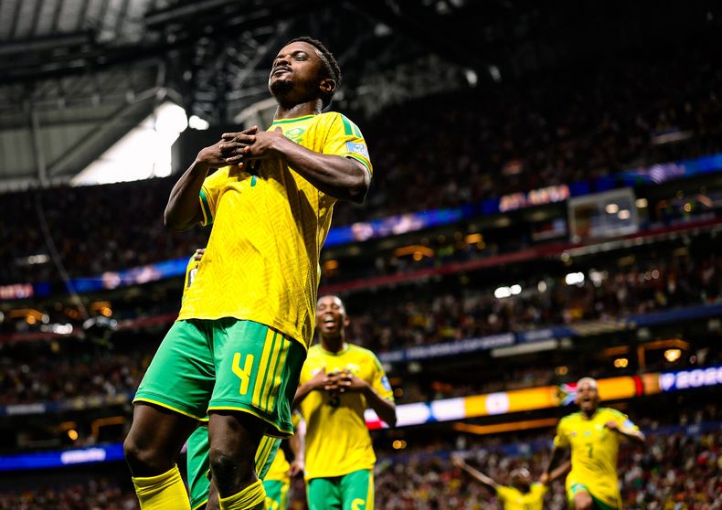 Sudáfrica metió un triunfazo por 1-0 frente a Corea del Sur e hizo historia: clasificó por primera vez a la siguiente ronda de un Mundial.
