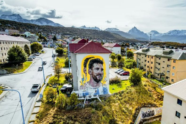 El muralista participó con su obra en el EMUSH 2023.