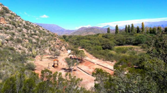 En el norte de La Rioja, Argentina, el cerro Campanita ofrece una experiencia turística con vistas panorámicas y baja dificultad. En el norte de La Rioja, Argentina, el cerro Campanita ofrece una experiencia turística con vistas panorámicas y baja dificultad.