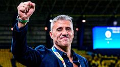 Hernán Crespo consiguió la hazaña y quedó a un paso del título. Hernán Crespo consiguió la hazaña y quedó a un paso del título.