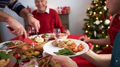 Las comidas que más acidez y calorías aportan que se consumen en Navidad. Las comidas que más acidez y calorías aportan que se consumen en Navidad.