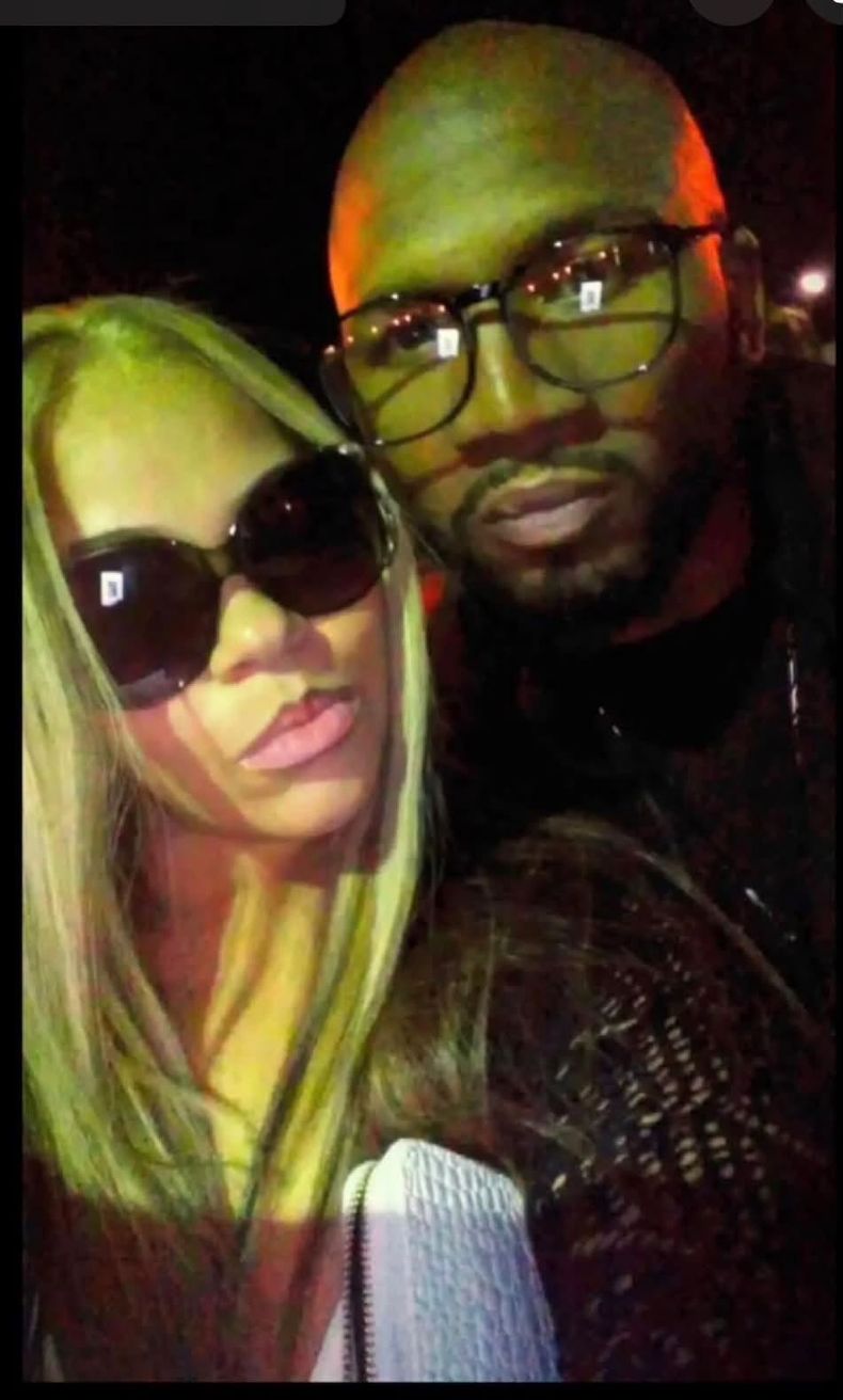 Imagen compartida por Shawna Stewart junto a su esposo. 