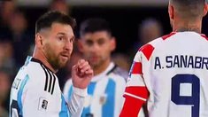 Escupieron a Lionel Messi. Escupieron a Lionel Messi.