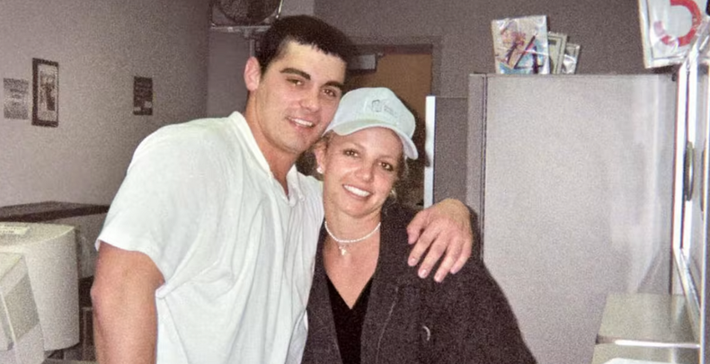 Jason Alexander y Britney Spears estuvieron casados por 55 horas en enero de 2004. Jason Alexander y Britney Spears estuvieron casados por 55 horas en enero de 2004.