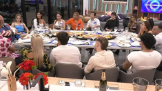 Gran Hermano tiene su primera pareja. Gran Hermano tiene su primera pareja.