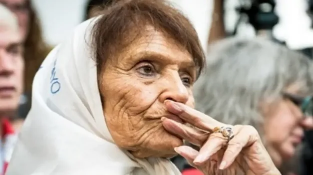 En el Día de la Democracia, Taty Almeda defendió a Cristina Kirchner e instó a salir a la calle