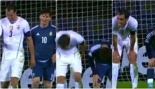 La increíble coreografía de Lionel Messi y un jugador uruguayo en pleno partido La increíble coreografía de Lionel Messi y un jugador uruguayo en pleno partido