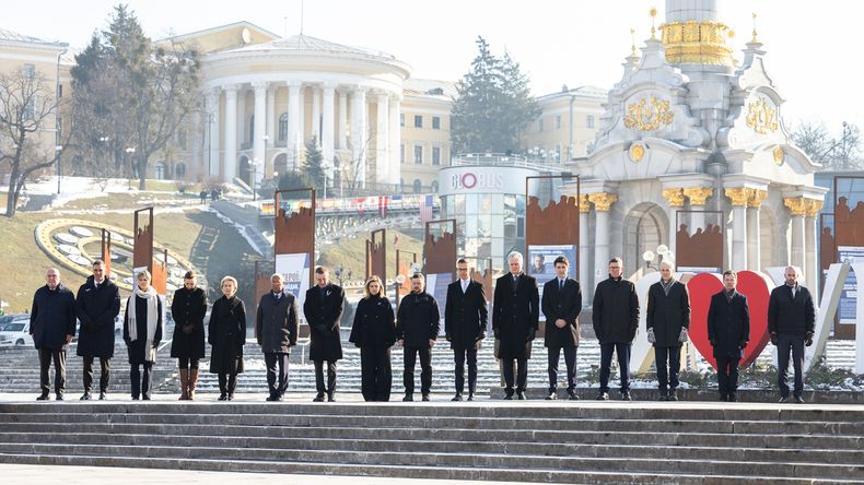 La Comisión Europea respaldó a Ucrania en el tercer aniversario de la guerra.
