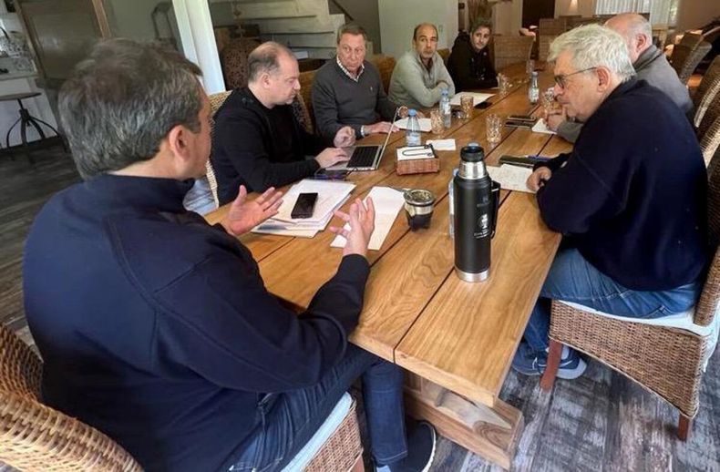 Reunión del equipo económico