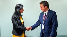 Massa junto a Gita Gopinath, subdirectora gerente del FMI. Massa junto a Gita Gopinath, subdirectora gerente del FMI.