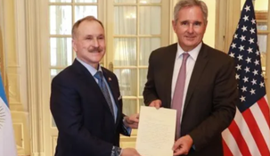 El embajador de EEUU Peter Lamelas junto al canciller Pablo Quirno. El embajador de EEUU Peter Lamelas junto al canciller Pablo Quirno.