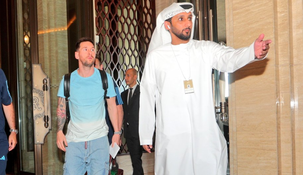 Messi llegó a Abu Dhabi para sumarse a la concentración de la Selección argentina en la previa del Mundial Qatar 2022. Messi llegó a Abu Dhabi para sumarse a la concentración de la Selección argentina en la previa del Mundial Qatar 2022.