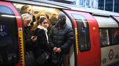 Actualmente hay 815 personas internadas con la variante sudafricana. Actualmente hay 815 personas internadas con la variante sudafricana.