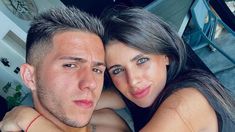 Valentina y Enzo se dan una segunda oportunidad, pero sin comprometer sus carreras. Valentina y Enzo se dan una segunda oportunidad, pero sin comprometer sus carreras.