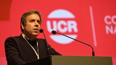 La filosofía del gobierno nos aleja cada vez más y si el PRO se acerca a ellos se aleja del radicalismo, afirmó Manes.&nbsp;