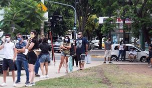Largas filas en Capital Federal para testearse.