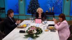 Milei junto a la ministra Bullrich quien participó del ciclo de Mirtha en El Trece.