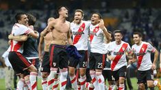 Su juego fue determinante en la obtención de 13 títulos. Su juego fue determinante en la obtención de 13 títulos.