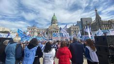 Gremios docentes convocaron a una concentración en el Congreso y pidieron que se ratifique el financiamiento universitario. Gremios docentes convocaron a una concentración en el Congreso y pidieron que se ratifique el financiamiento universitario.