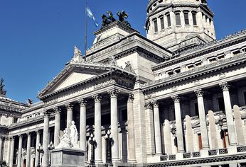 Ambas cámaras del Congreso renueva su composición con las elecciones legislativas del domingo 26 de octubre. Ambas cámaras del Congreso renueva su composición con las elecciones legislativas del domingo 26 de octubre.