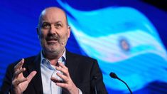 Sturzenegger encabezó la reunión con diputados.