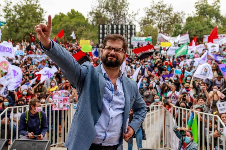 Boric indultó a 11 personas que estuvieron involucradas en el estallido social en 2019