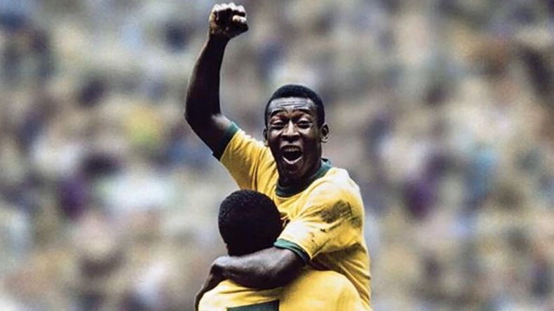 Pelé es para los que lo vieron jugar el mejor futbolista de toda la historia.