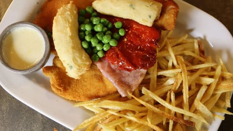 Este bodegón de San Telmo sirve una de las mejores milanesas de la Ciudad.&nbsp;