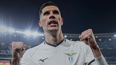 El delantero de 22 años acaba de llegar al fútbol italiano. El delantero de 22 años acaba de llegar al fútbol italiano.