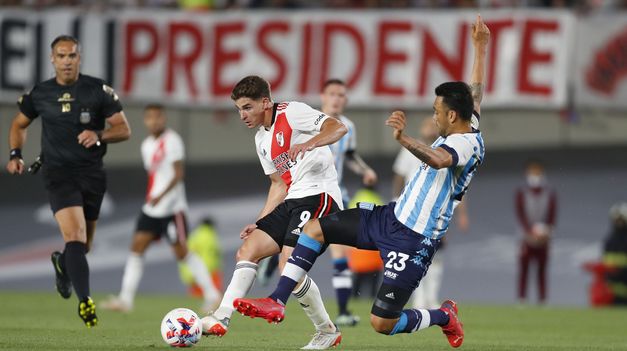 Julián Álvarez estará presente ante Racing.