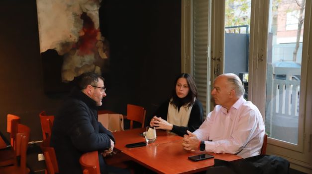 Grindetti junto a la intendenta Soledad Martínez y el diputado provincial Adrián Urreli.