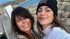 Mariana Muzlera y Tini Stoessel juntas y de vacaciones. Mariana Muzlera y Tini Stoessel juntas y de vacaciones.