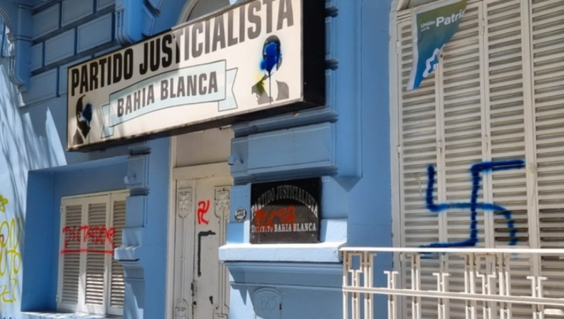 Aparecieron insultos y otros mensajes de odio en una sede del PJ bahiense