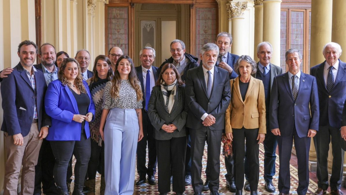 El Gobierno anunció un aumento del 10% para los investigadores del CONICET