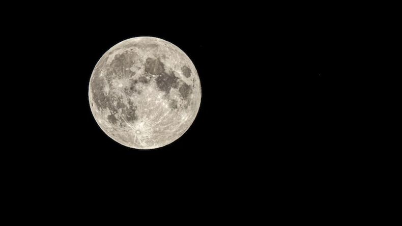 Una empresa japonesa venderá polvo lunar a la NASA por 5 mil dólares