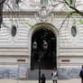 El Colegio Nacional de Buenos Aires prohibió el uso de celulares, tablets y otros dispositivos electrónicos personales durante las clases.&nbsp;