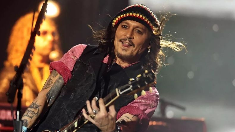 Encuentran inconsciente a Johnny Deep en la habitación de un hotel en Budapest