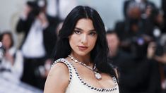 Dua Lipa vuelve a la música tras más de un año sin novedades. Dua Lipa vuelve a la música tras más de un año sin novedades.