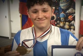 Matías Trufelman es de la Escuela Scholem Aleijem del barrio de Villa Crespo, Buenos Aires. Matías Trufelman es de la Escuela Scholem Aleijem del barrio de Villa Crespo, Buenos Aires.