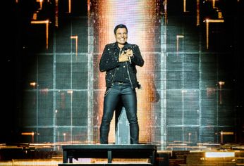 Chayanne volvió a Argentina e hizo vibrar el Movistar Arena. Chayanne volvió a Argentina e hizo vibrar el Movistar Arena.
