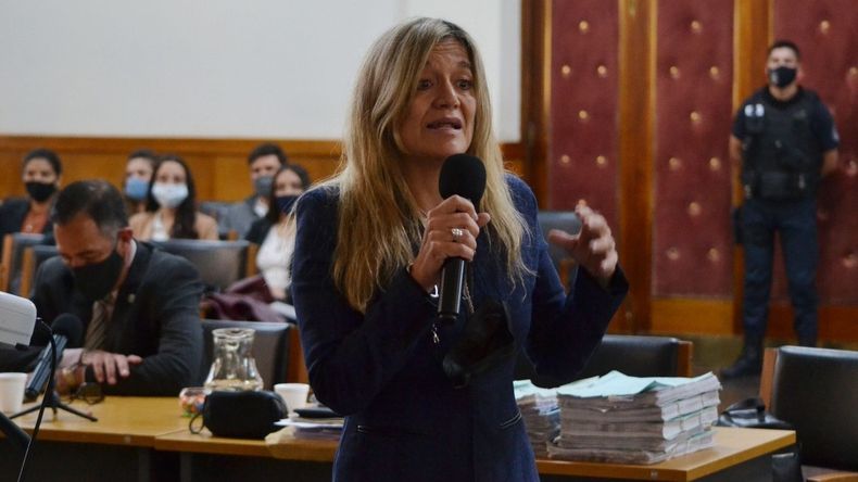 La fiscal Claudia Ríos fue atacada durante un juicio oral en Mendoza.