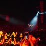 Chano Charpentier sobre el escenario del Regreso Tour.