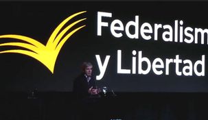 Caputo durante su exposición en Tucumán.