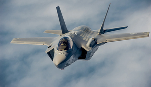 Estados Unidos: un avión de u$s80 millones quedó volando sin piloto y pidieron ayuda para encontrarlo.