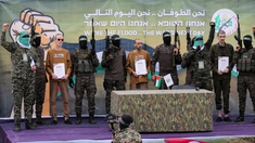 A pesar de que terminó la primera fase del alto al fuego, continúan las negociaciones. A pesar de que terminó la primera fase del alto al fuego, continúan las negociaciones.