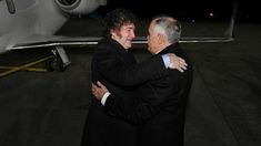 Javier Milei junto al gobernador de Tucumán, Osvaldo Jaldo.