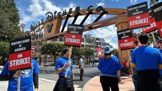 Disney avanza con la implementación de Inteligencia Artificial en medio de la huelga de guionistas y actores Disney avanza con la implementación de Inteligencia Artificial en medio de la huelga de guionistas y actores