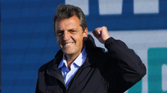 Sergio Massa se muestra poco, pero está muy activo. Sergio Massa se muestra poco, pero está muy activo.