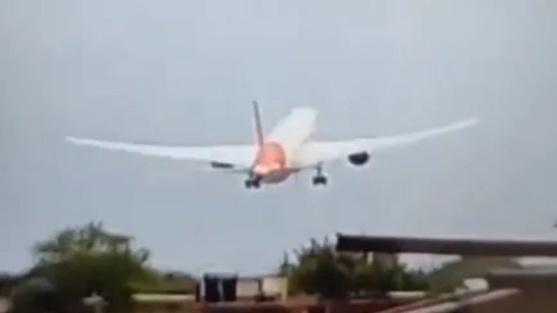 Un avión de Air India se estrelló camino a Londres con más de 240 pasajeros a bordo